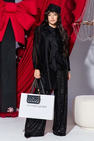 Модель 26853 черный VITTORIA QUEEN