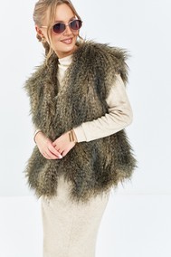 Модель 656 коричневый мех енота Euromoda