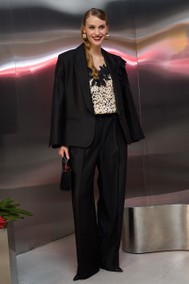 Модель 1744В черный Lokka